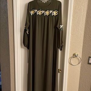 BNSQ Elegant Olive Green Maxi Dress with Floral Embroidery size XXL